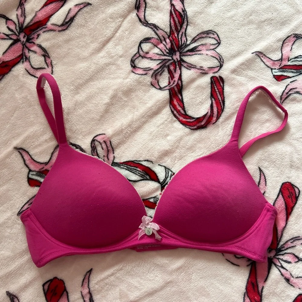 Victoria’s Secret hot pink lace wireless bra 34B - Picture 1 of 4